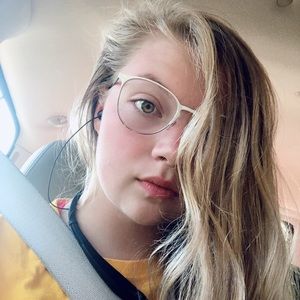 Meet your Posher, Candice